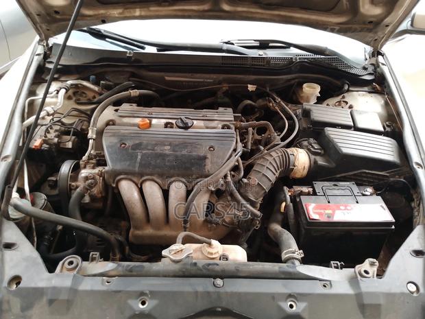 Honda Accord 2005 Gold