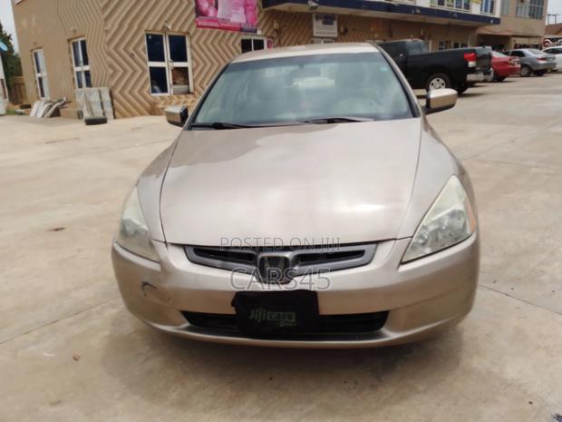 Honda Accord 2005 Gold