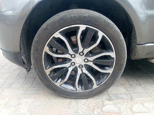 Land Rover Range Rover 2012 Gray