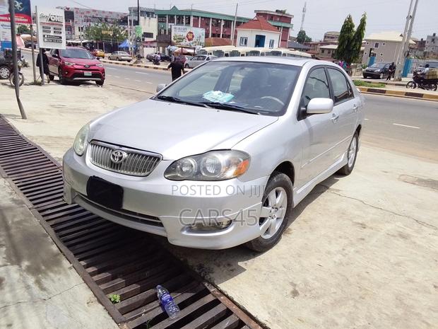 Toyota Corolla 2005 Gray