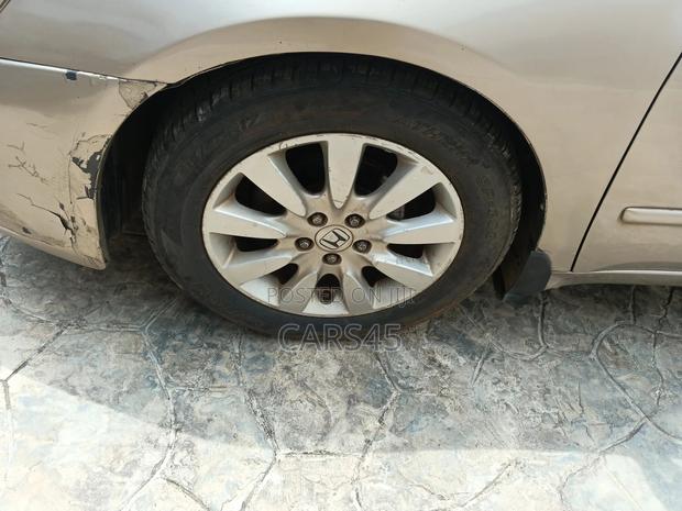 Honda Accord 2006 Gold