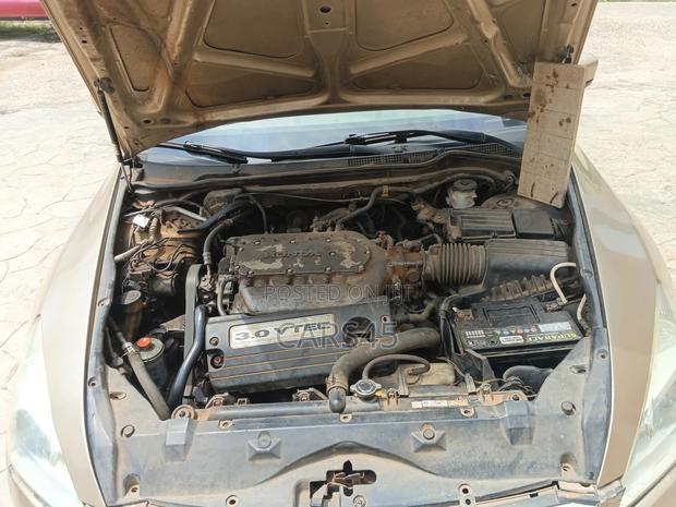 Honda Accord 2006 Gold