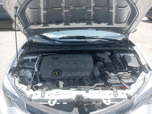Toyota Corolla 2018 Silver