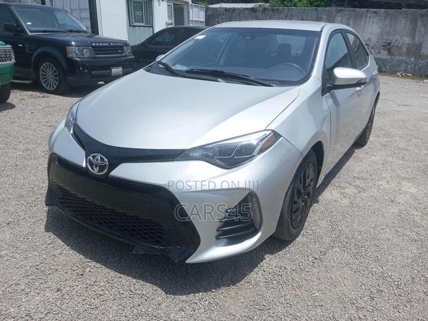 Toyota Corolla 2018 Silver