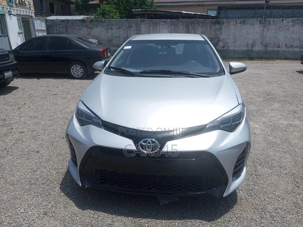 Toyota Corolla 2018 Silver