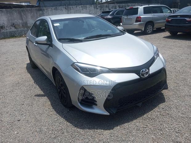 Toyota Corolla 2018 Silver
