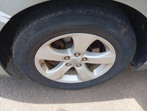 Toyota Sienna 2011 Silver