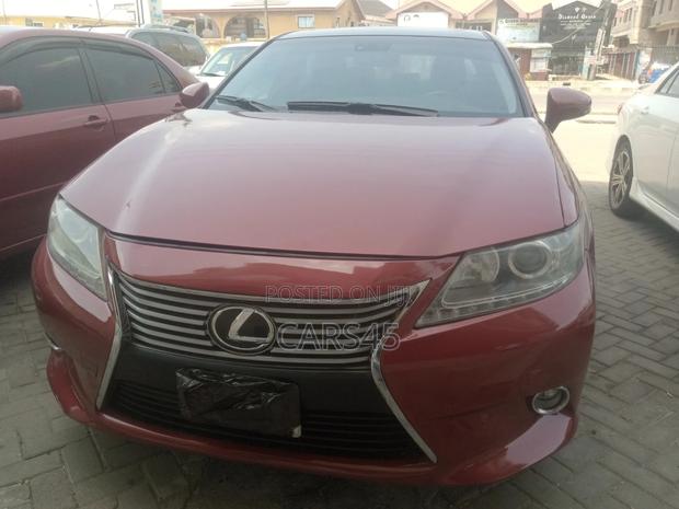 Lexus ES 2015 Red