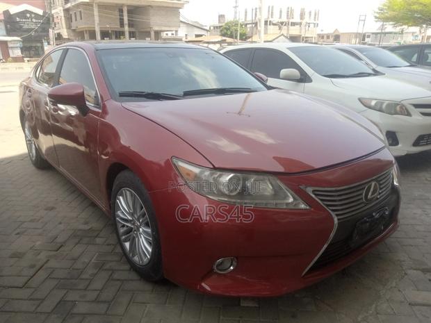 Lexus ES 2015 Red