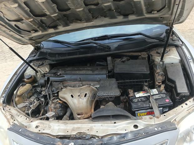 Toyota Camry 2009 Silver