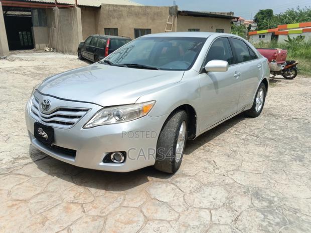 Toyota Camry 2009 Silver