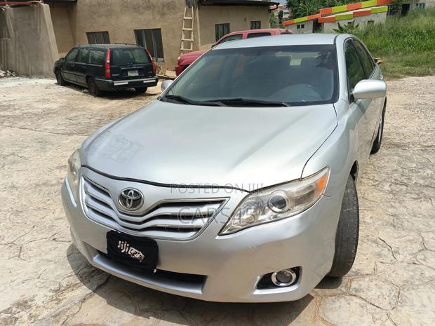 Toyota Camry 2009 Silver