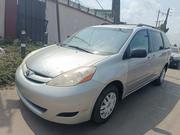 Toyota Sienna 2009 Gray for sale