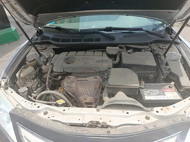 Toyota Camry 2011 Silver