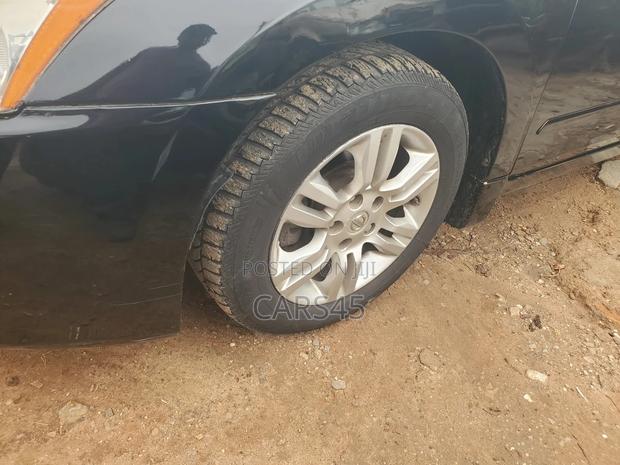Nissan Altima 2.5 S Sedan 2011 Black