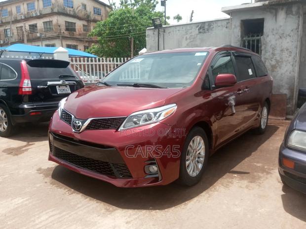 Toyota Sienna L 7 Passenger (3.5L 6cyl 6A) 2016 Red