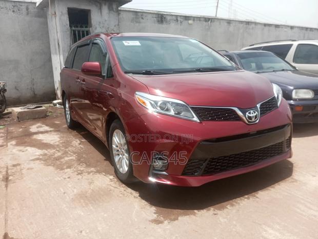 Toyota Sienna L 7 Passenger (3.5L 6cyl 6A) 2016 Red
