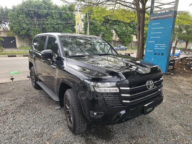 Toyota Land Cruiser 2025 Black