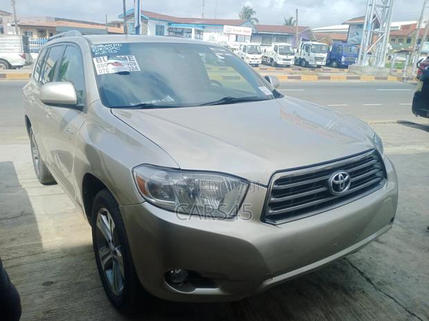 Toyota Highlander 2009 Gold