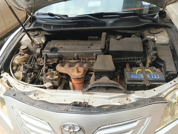 Toyota Camry 2009 Silver