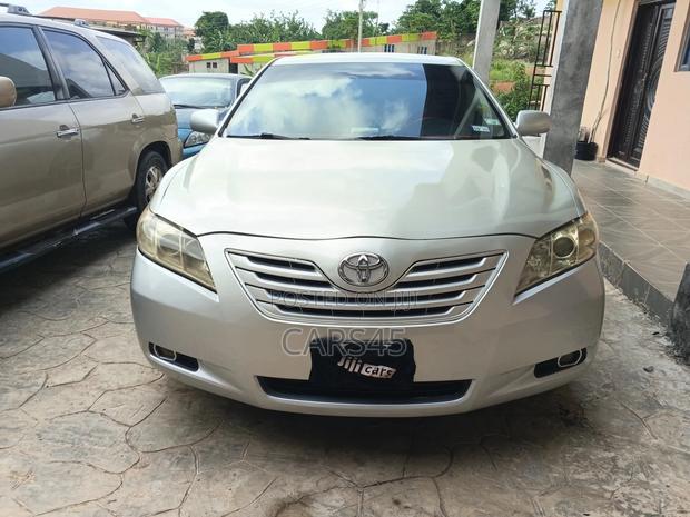 Toyota Camry 2009 Silver