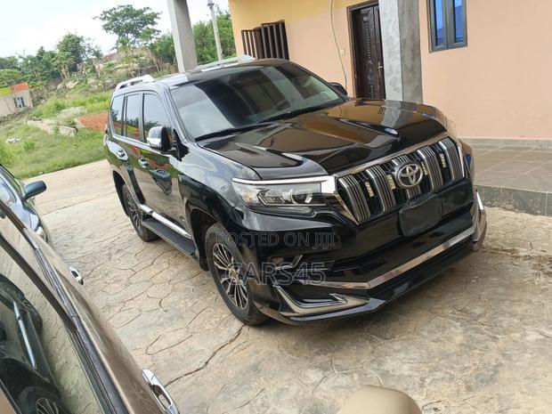 Toyota Land Cruiser Prado 2016 Black