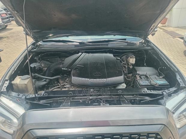 Toyota Tacoma 2014 Gray