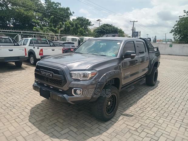 Toyota Tacoma 2014 Gray