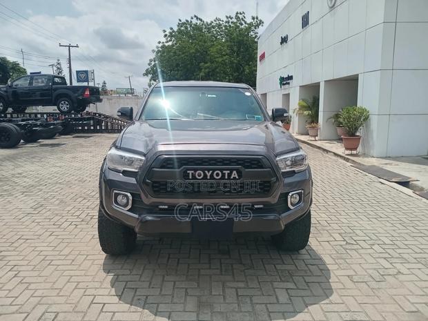 Toyota Tacoma 2014 Gray