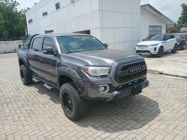 Toyota Tacoma 2014 Gray