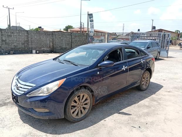 Hyundai Sonata Limited 2.0T Sedan (2.0L 4cyl 6A) 2013 Blue