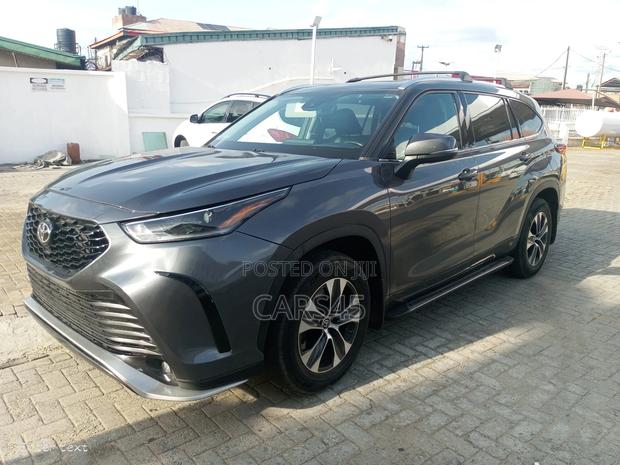 Toyota Highlander 2021 Gray