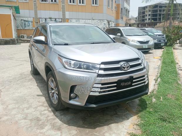 Toyota Highlander 2018 Silver