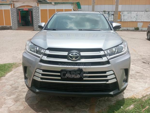 Toyota Highlander 2018 Silver