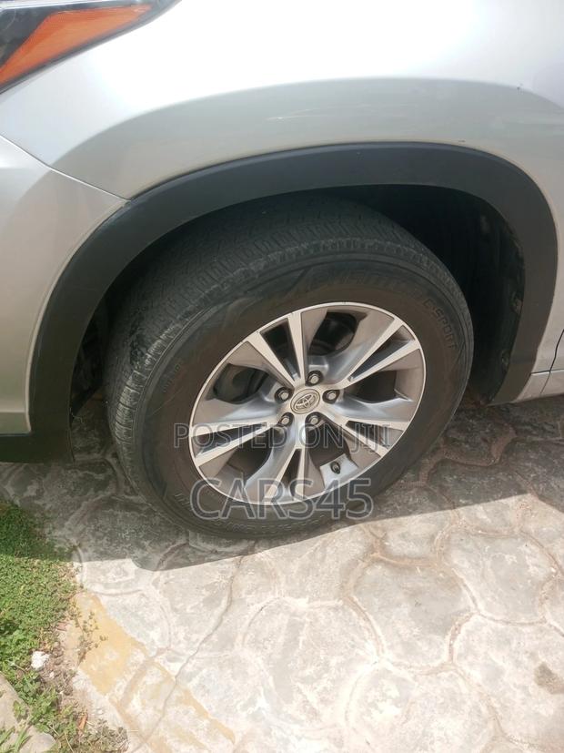 Toyota Highlander 2018 Silver