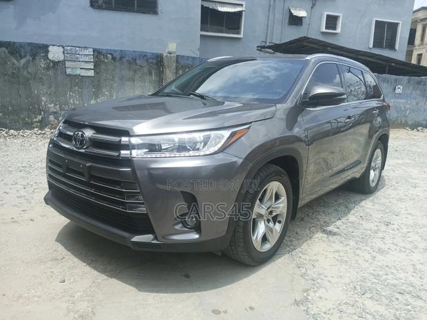 Toyota Highlander Limited 4x2 V6 (3.5L 6cyl 8A) 2017 Gray