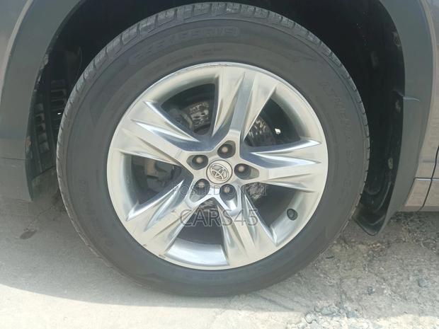Toyota Highlander Limited 4x2 V6 (3.5L 6cyl 8A) 2017 Gray