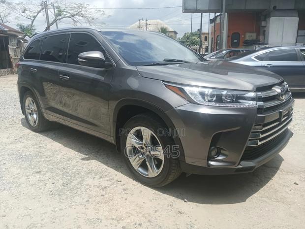 Toyota Highlander Limited 4x2 V6 (3.5L 6cyl 8A) 2017 Gray