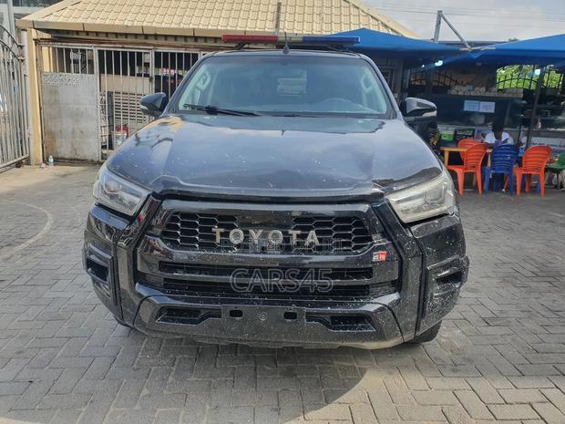 Toyota Hilux 2016 Black