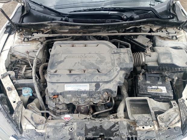 Honda Accord EX-L V-6 4dr Sedan FWD (3.5L 6cyl 6A) 2013 White