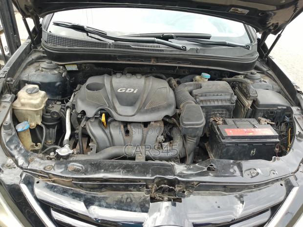 Hyundai Sonata 2011 Black