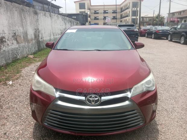 Toyota Camry LE 4dr Sedan (2.5L 4cyl 6A) 2015 Red