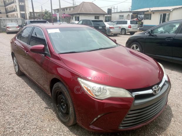 Toyota Camry LE 4dr Sedan (2.5L 4cyl 6A) 2015 Red