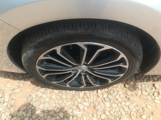 Toyota Corolla 2015 Silver