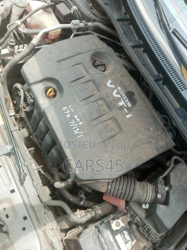 Toyota Corolla Base 4dr Sedan (1.8L 4cyl 5M) 2010 Gray
