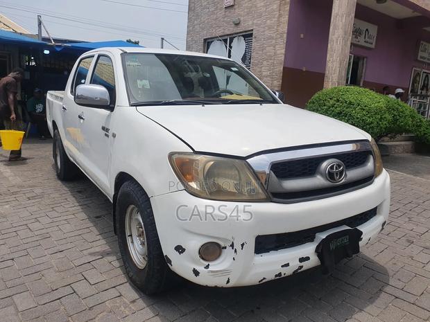 Toyota Hilux 2012 White