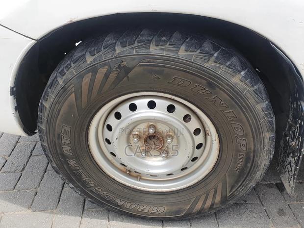 Toyota Hilux 2012 White