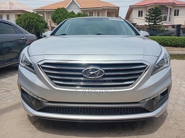Hyundai Sonata Sport Sedan FWD (2.4L 4cyl 6A) 2016 Silver