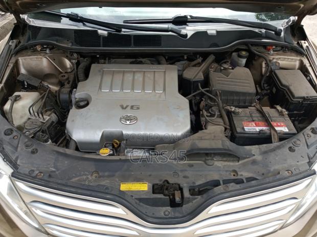 Toyota Venza 2011 Beige