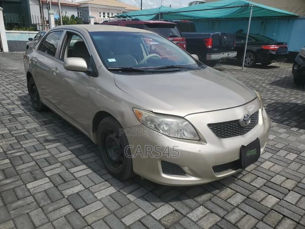 Toyota Corolla 2009 Gold